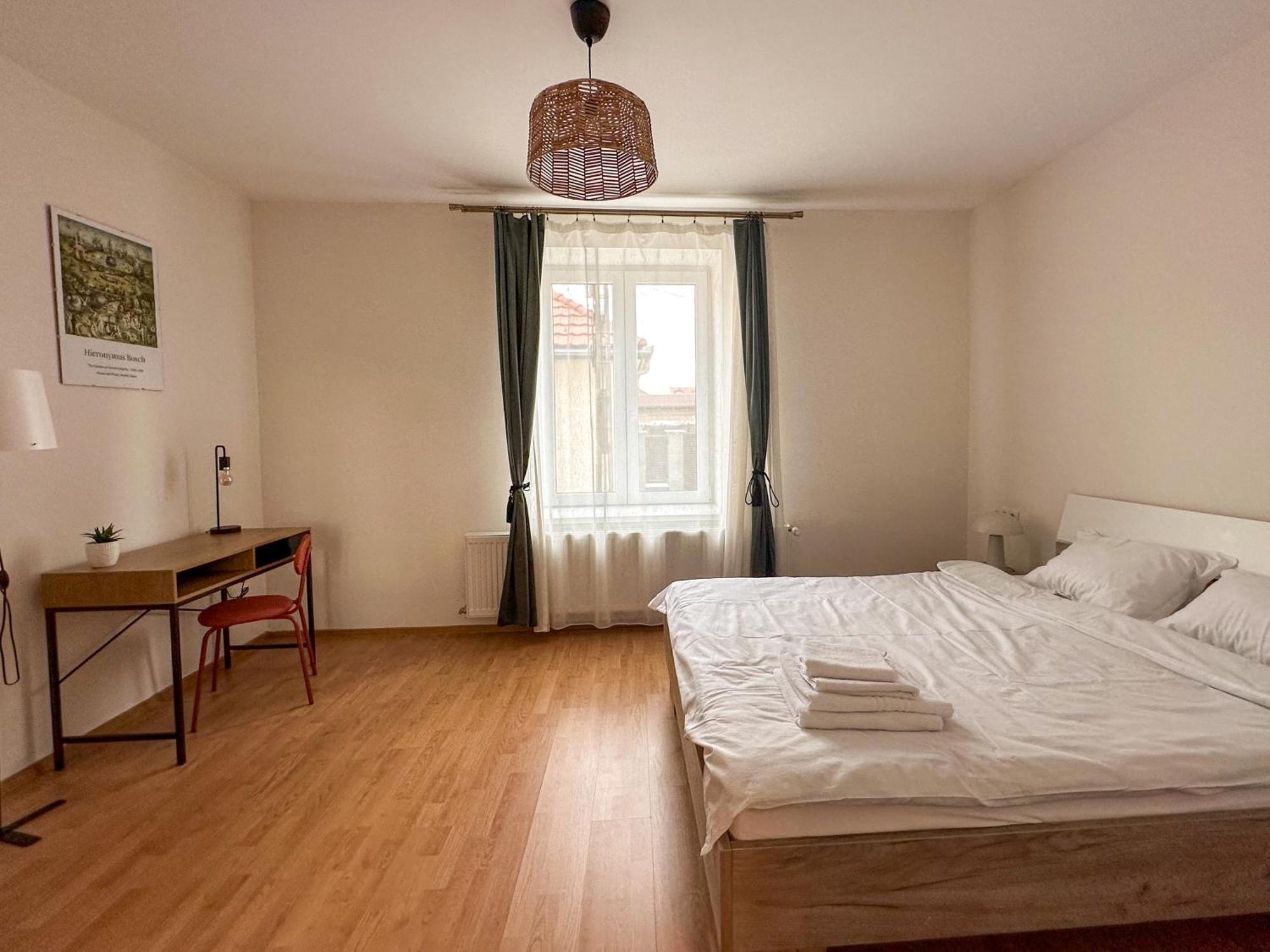 Serenity House Apartments سيبيو الغرفة الصورة
