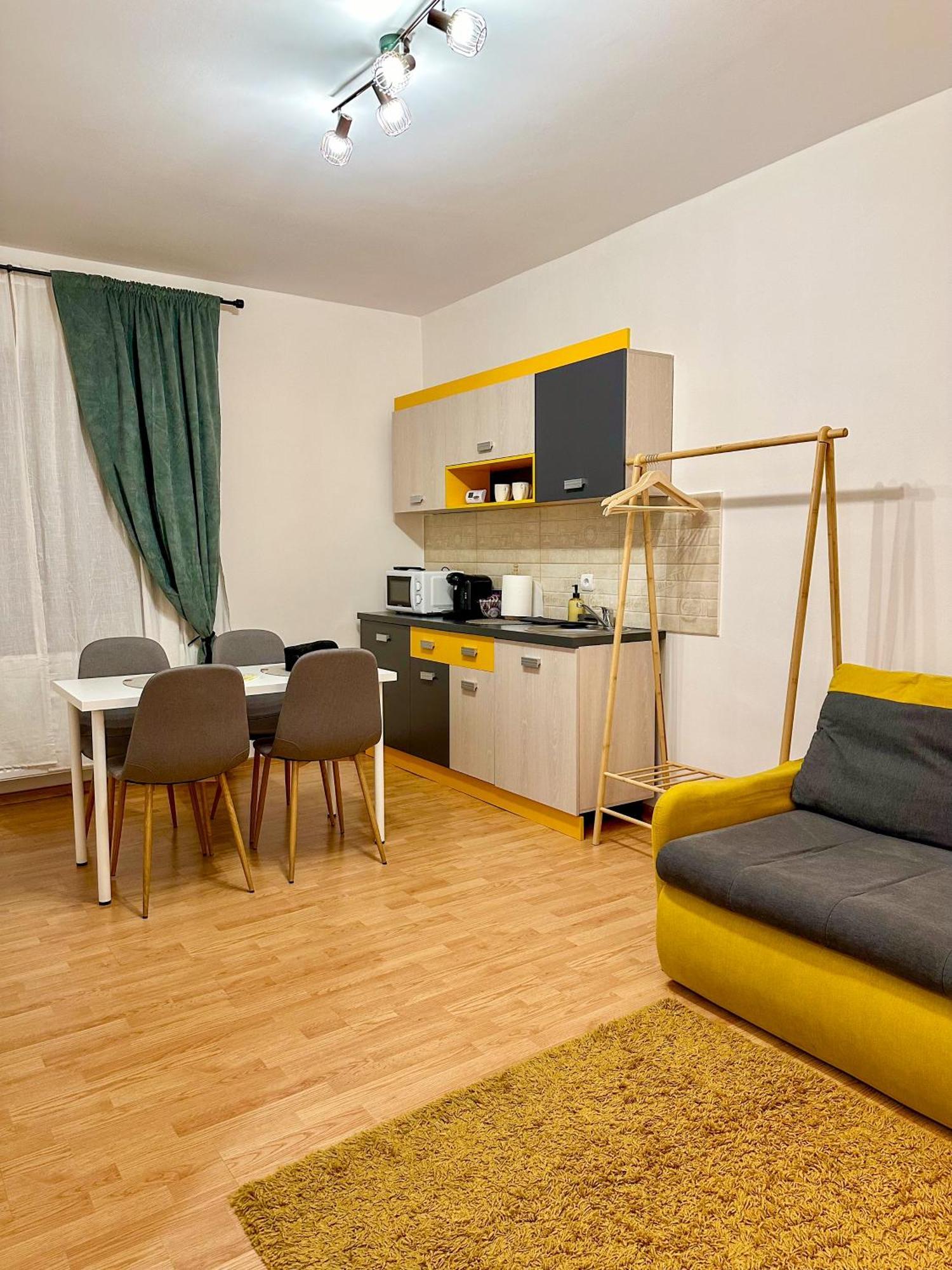Serenity House Apartments سيبيو الغرفة الصورة