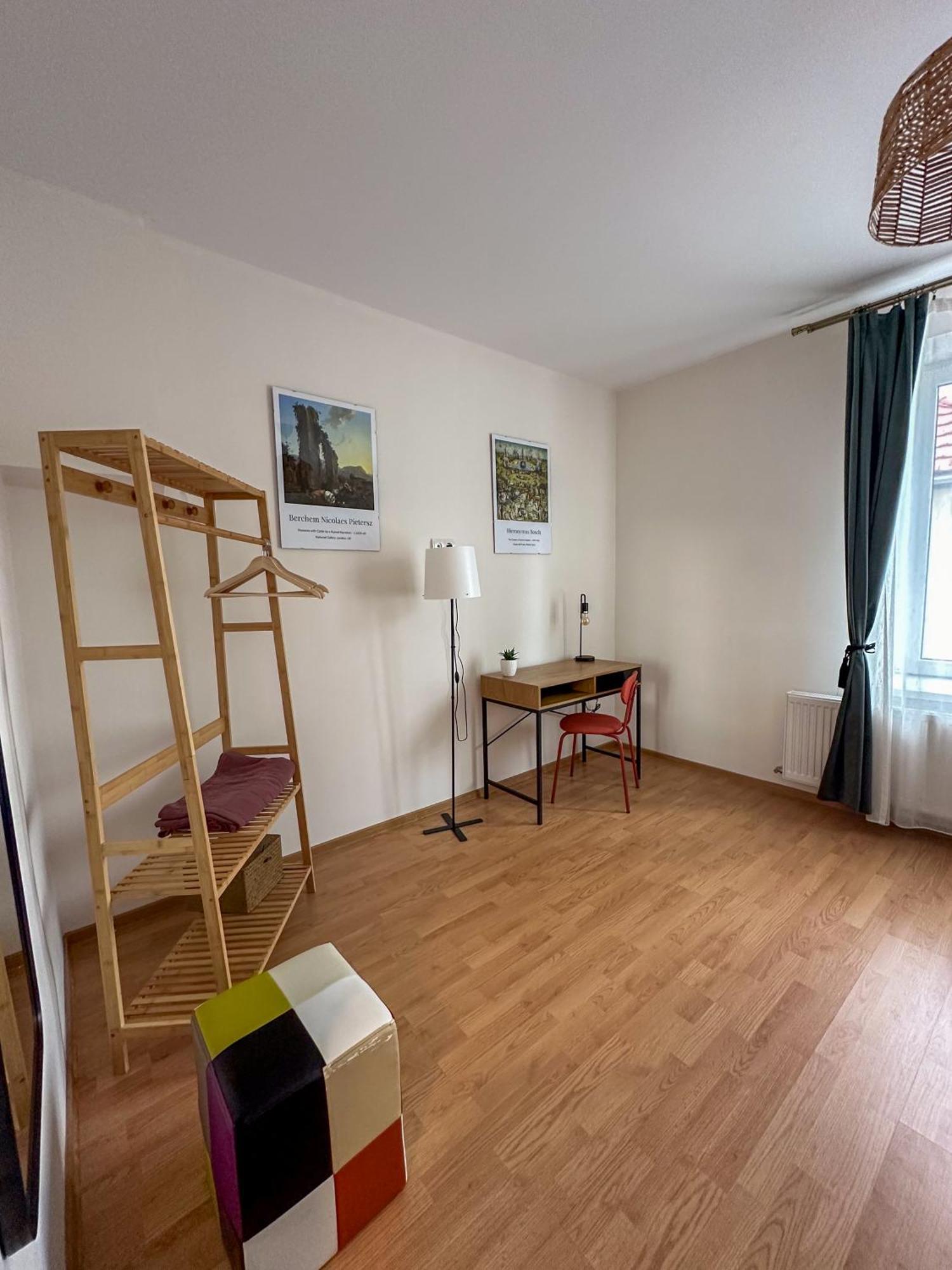 Serenity House Apartments سيبيو الغرفة الصورة