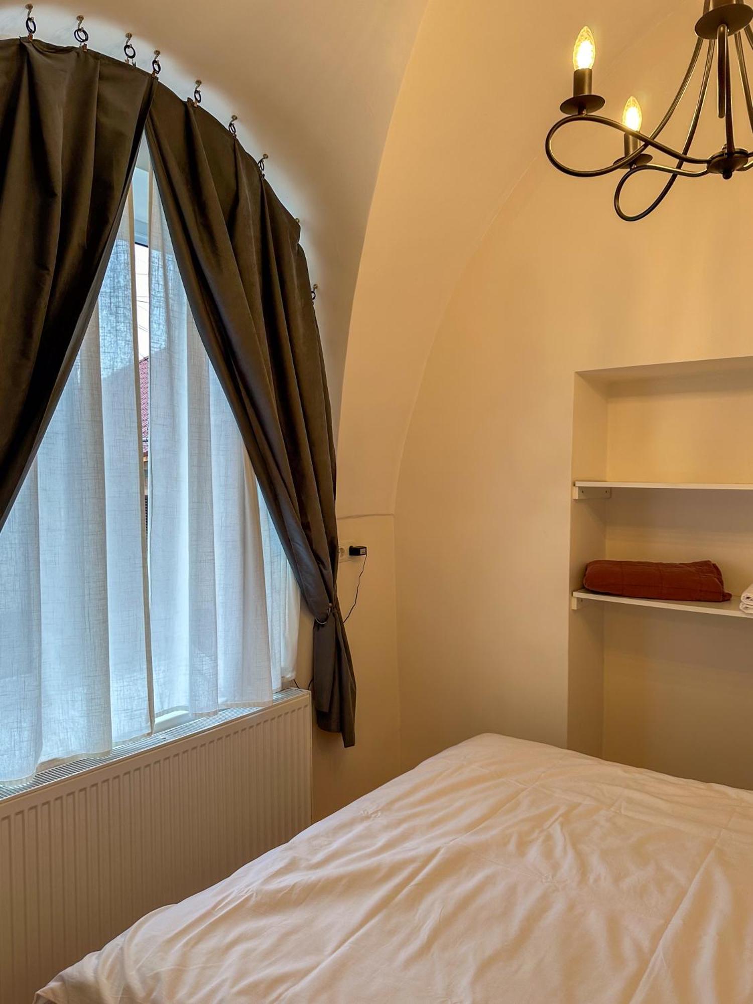 Serenity House Apartments سيبيو الغرفة الصورة